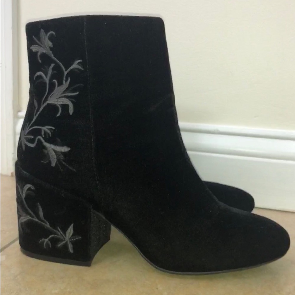 Kenneth Cole heeled boots